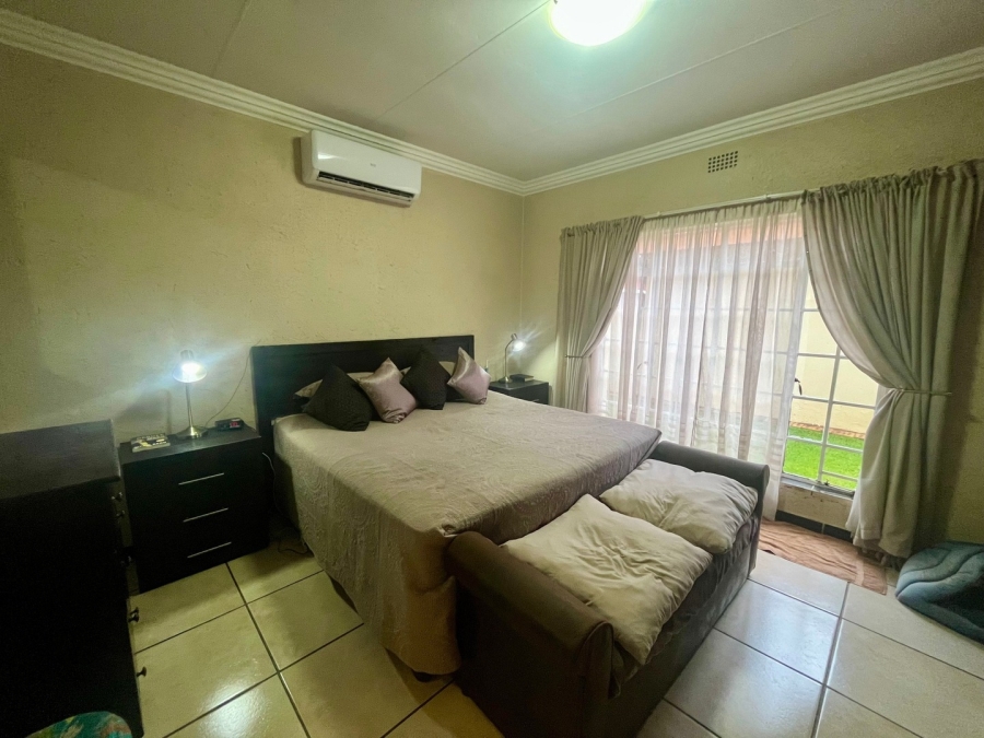 3 Bedroom Property for Sale in Flamwood North West